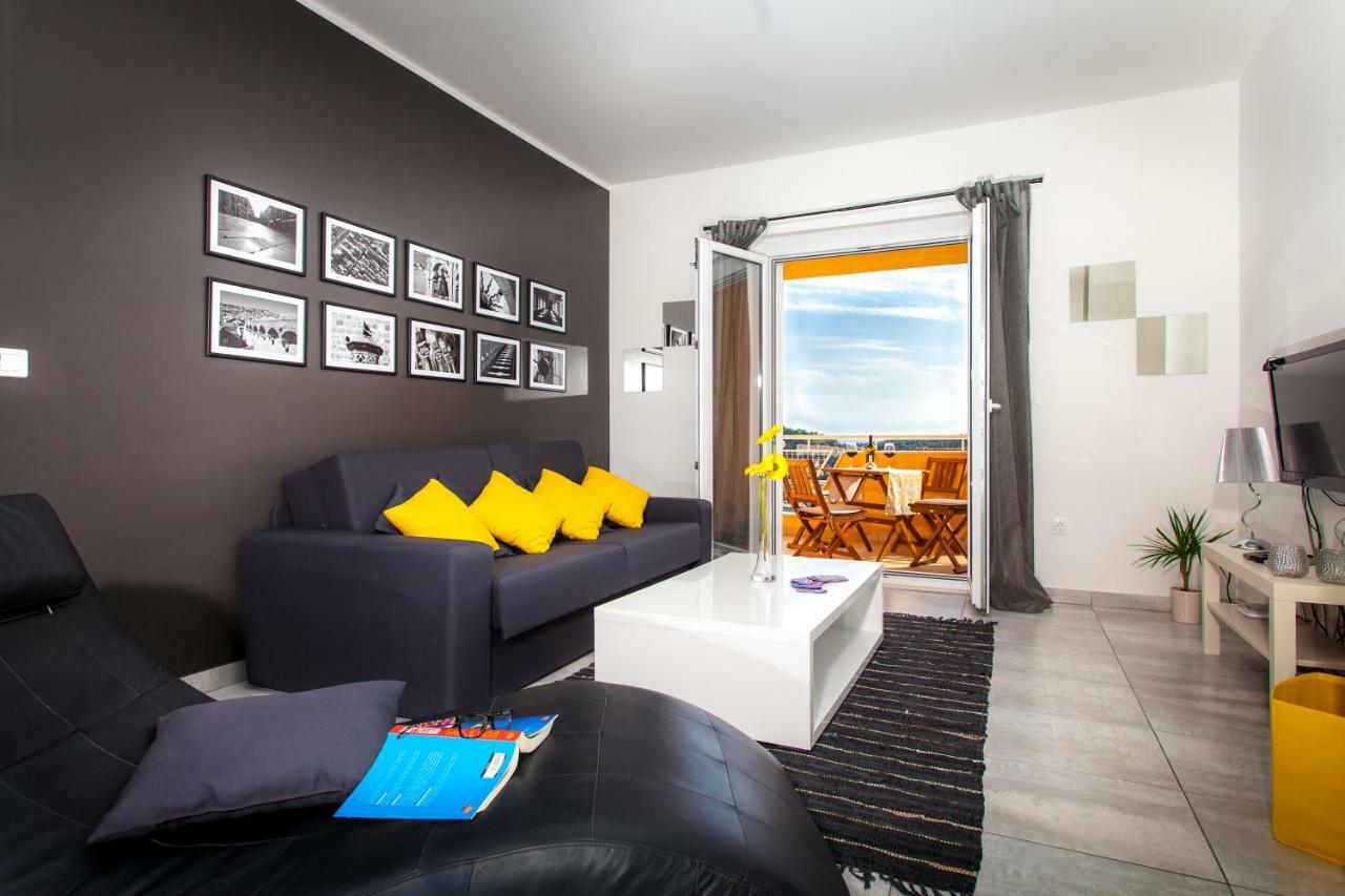 Two Bedroom Apartment With A Sea View & A Balcony دوبروفينك المظهر الخارجي الصورة